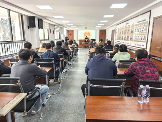 泖港镇人大组织部分人大代表旁听法庭庭审照片.jpg 泖港镇人大组织部分人大代表旁听法庭庭审照片.jpg